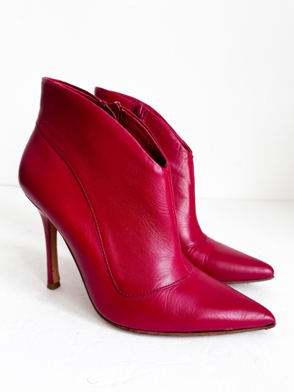 SZ 37 AldoWomen's Red Pointed-Toe Leather Ankle Booties